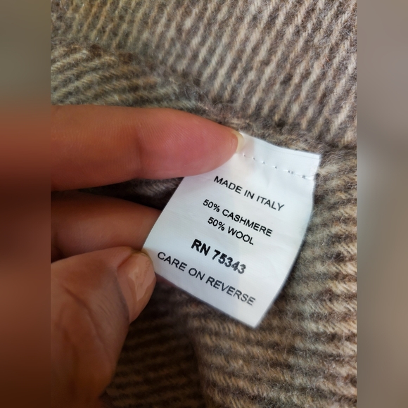 Il Moro Firenze Unisex Scarf Tan Made In Italy 50% Cashmere 50% wool - Picture 5 of 6